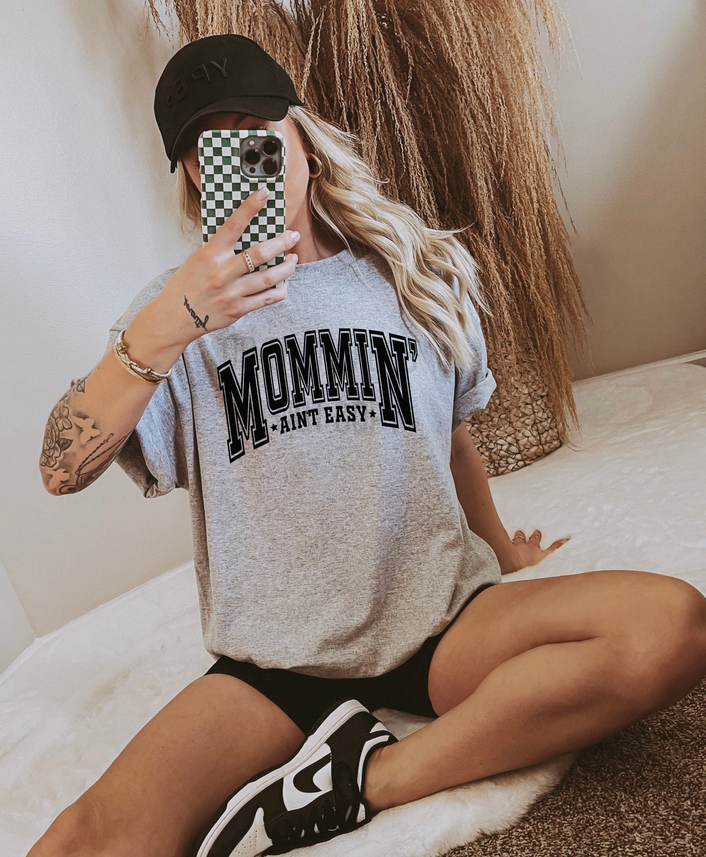 Mommin Ain't Easy Single Color *BLACK INK* Single Color Screen Print Transfer