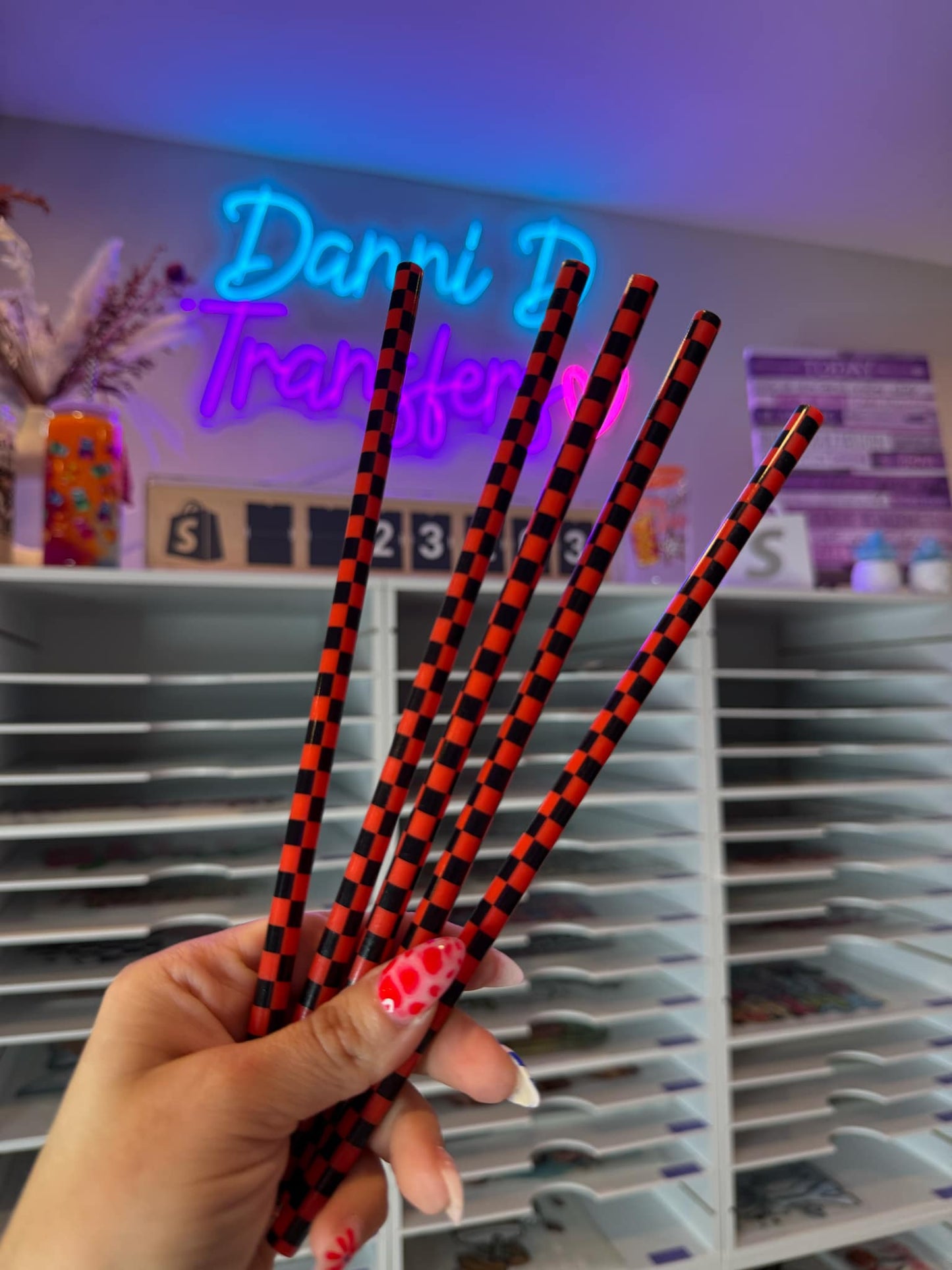 Red Checker Straw (Standard Straw Size) (1 STRAW)